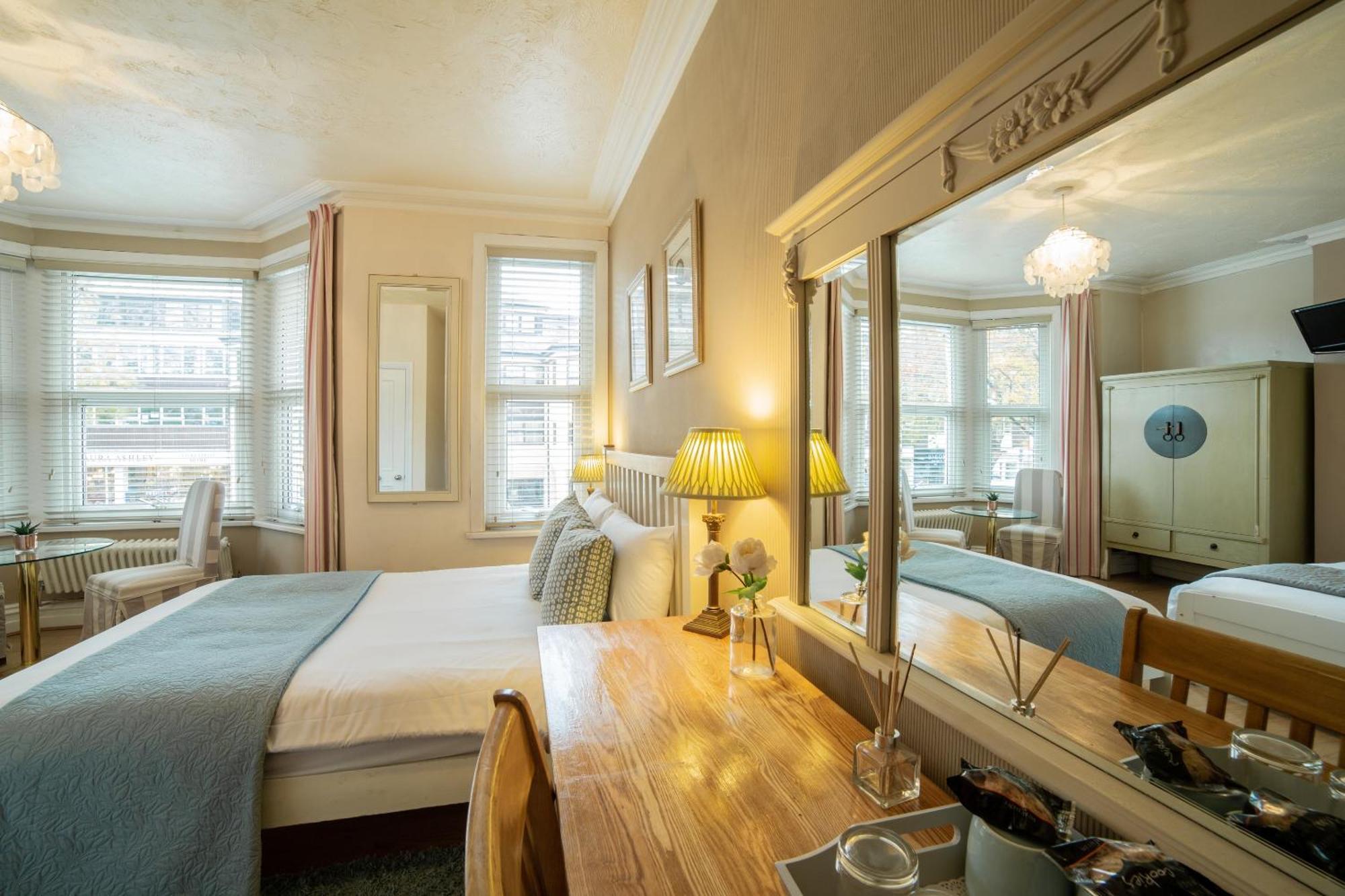 Oyo Lina Guest House Oxford Kültér fotó